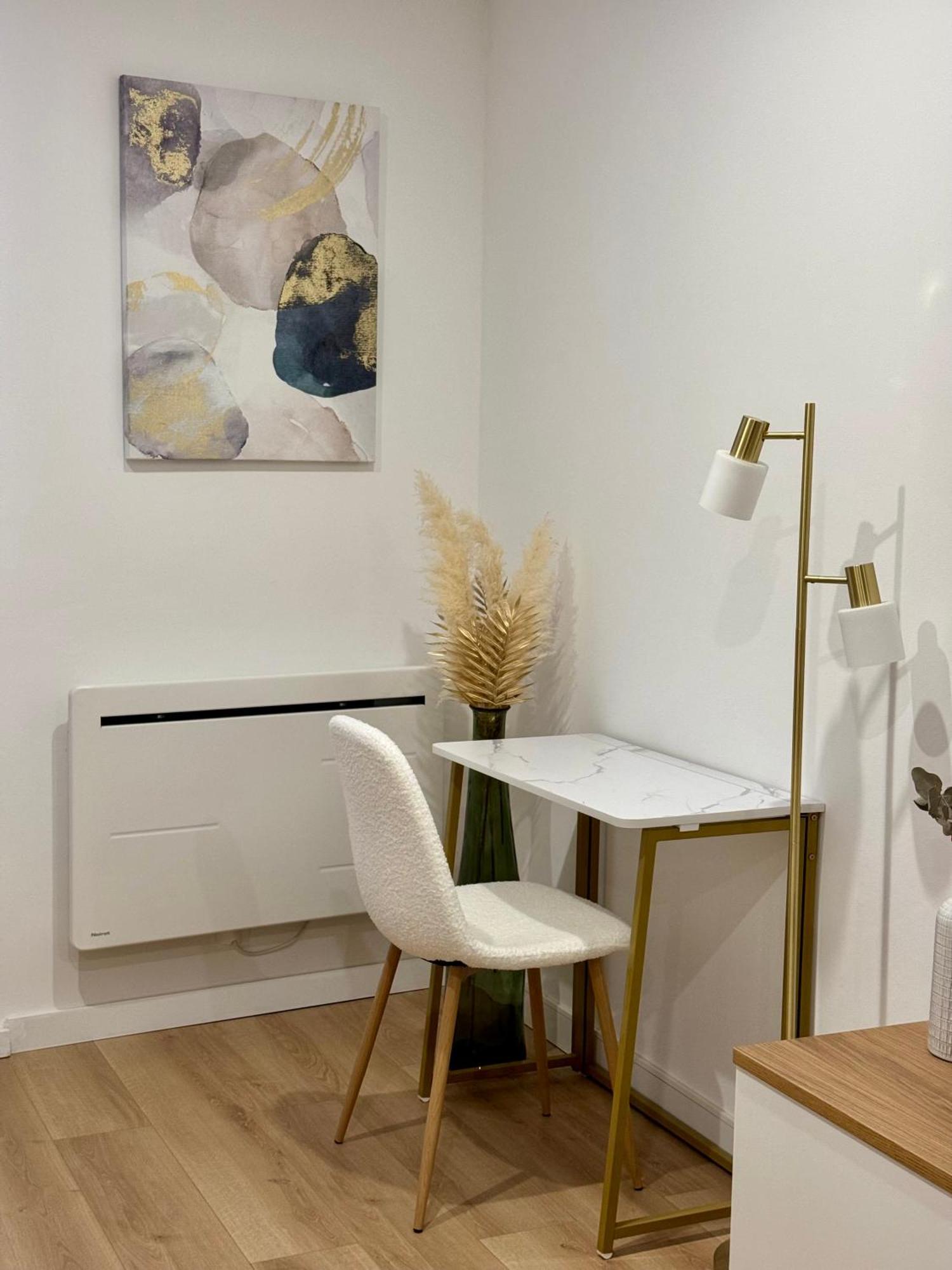 Au Golden Duplex - Centre - Clim - Parking Apartment Narbonne Bagian luar foto